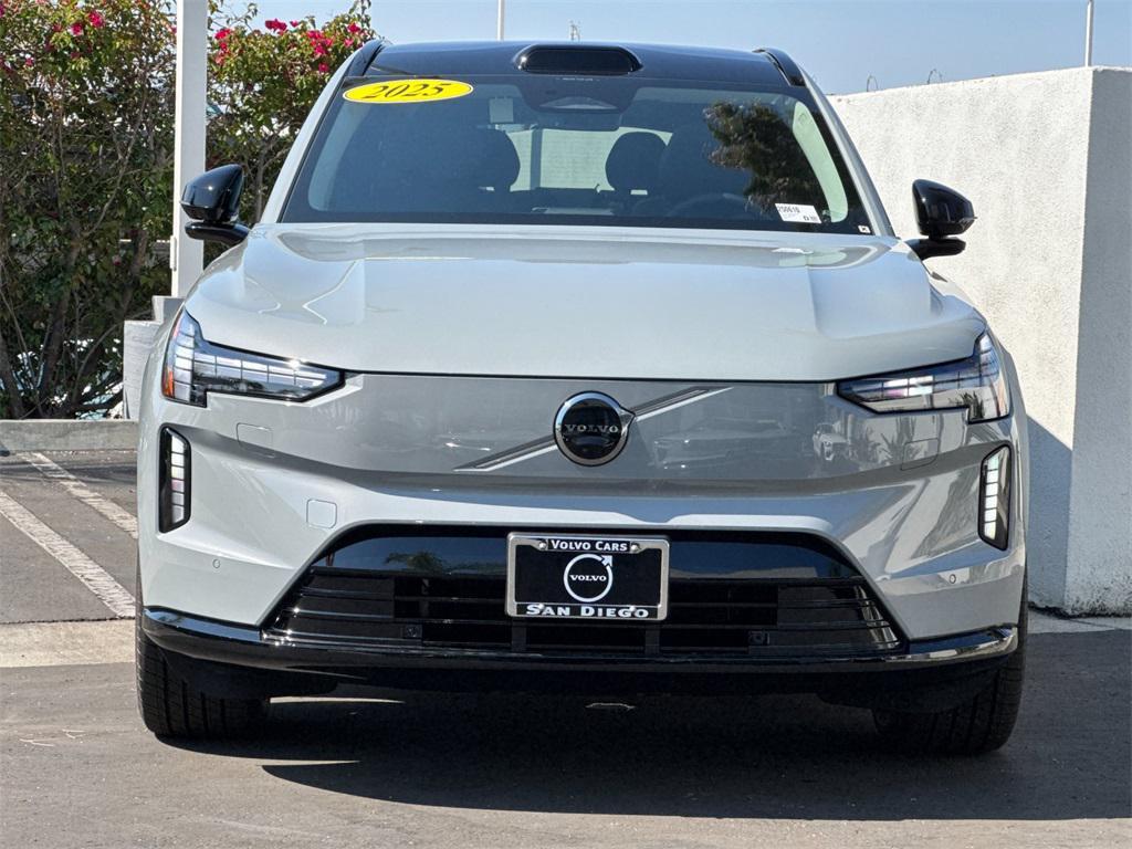 new 2025 Volvo EX90 car, priced at $84,025