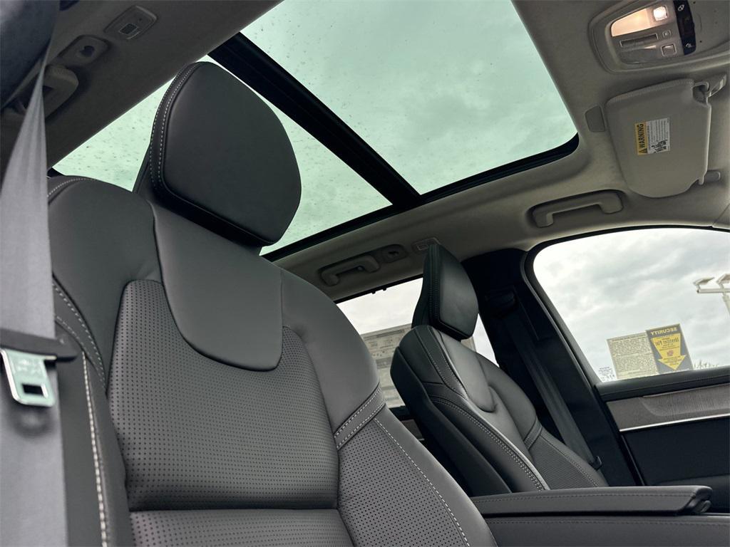 new 2026 Volvo XC90 Plug-In Hybrid car, priced at $94,655