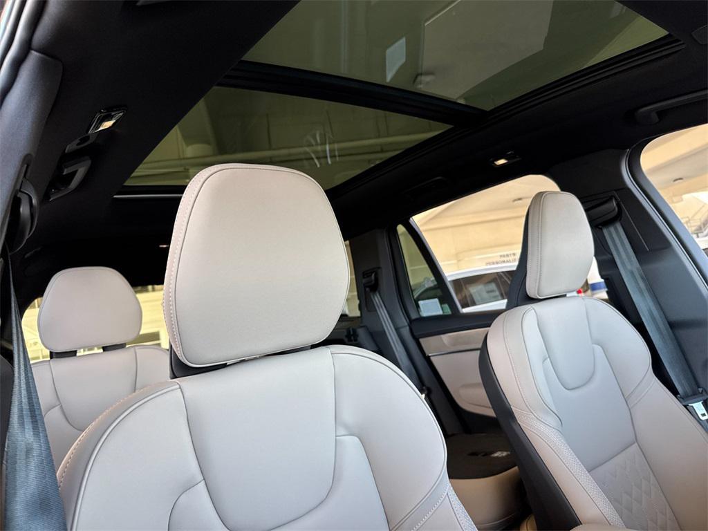 new 2026 Volvo XC90 car, priced at $71,945
