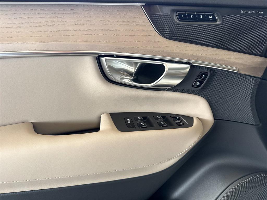 new 2026 Volvo XC90 car, priced at $71,945
