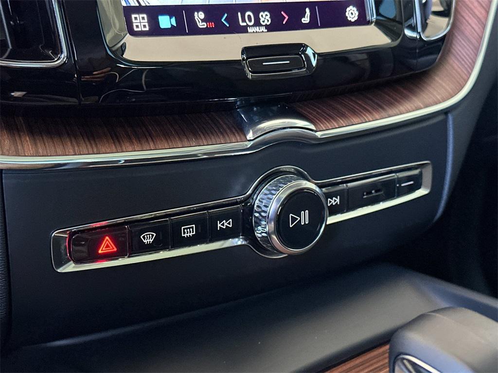 used 2023 Volvo XC60 car, priced at $32,791