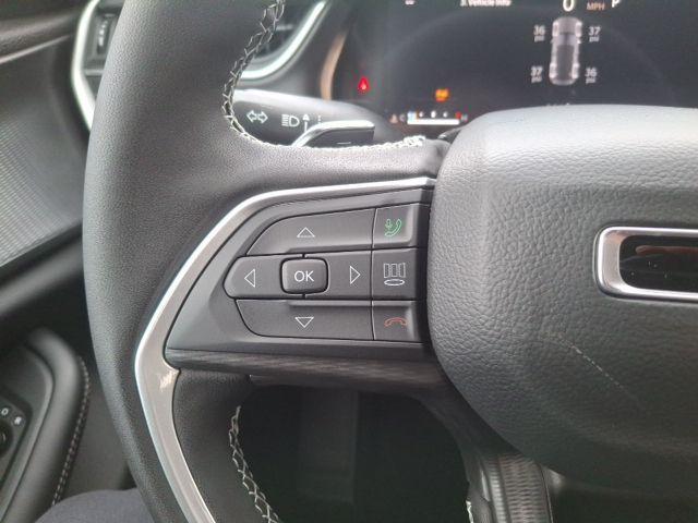 new 2025 Jeep Grand Cherokee car, priced at $41,665