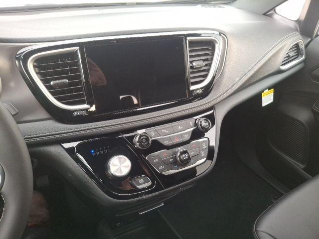 new 2026 Chrysler Pacifica car, priced at $42,927