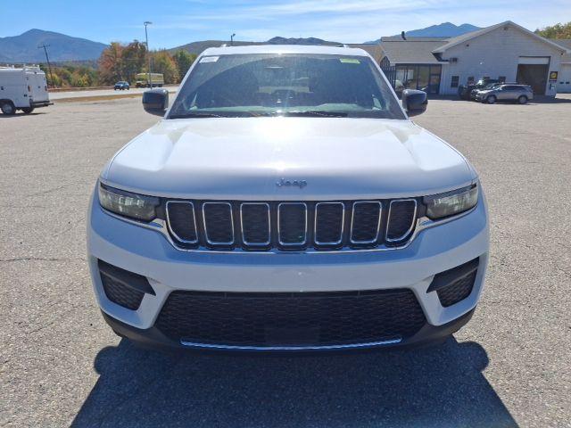 new 2025 Jeep Grand Cherokee car, priced at $38,075