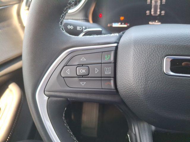 new 2025 Jeep Grand Cherokee car, priced at $38,075