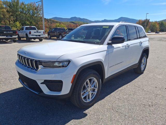 new 2025 Jeep Grand Cherokee car, priced at $38,075
