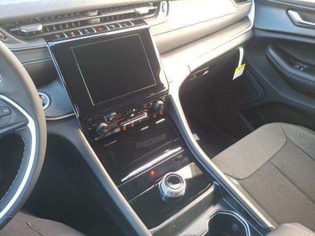 new 2025 Jeep Grand Cherokee car, priced at $39,665