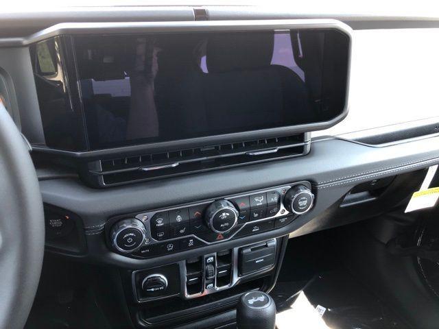 new 2025 Jeep Wrangler car, priced at $48,875