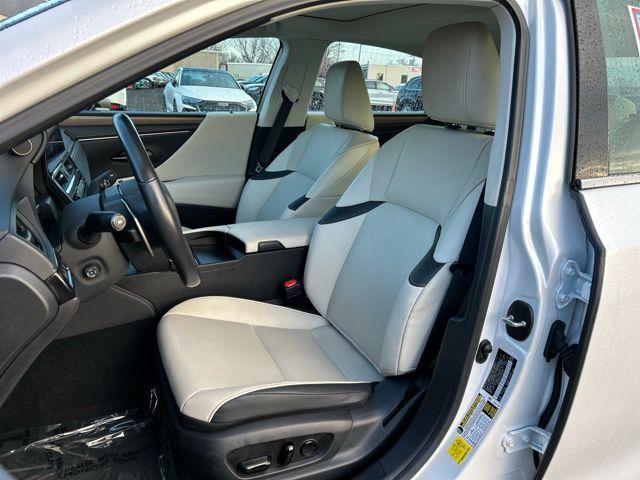 used 2025 Lexus ES 350 car, priced at $40,506