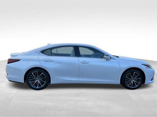 used 2025 Lexus ES 350 car, priced at $40,506