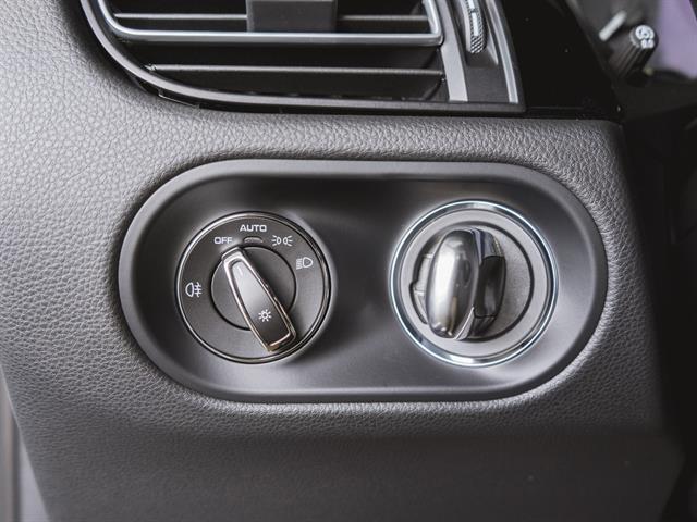 new 2025 Porsche Macan car, priced at $78,625