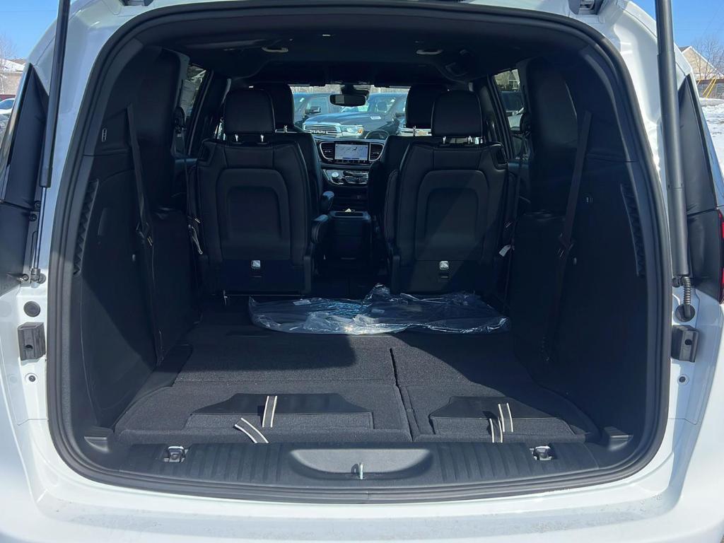 new 2026 Chrysler Pacifica car, priced at $42,742