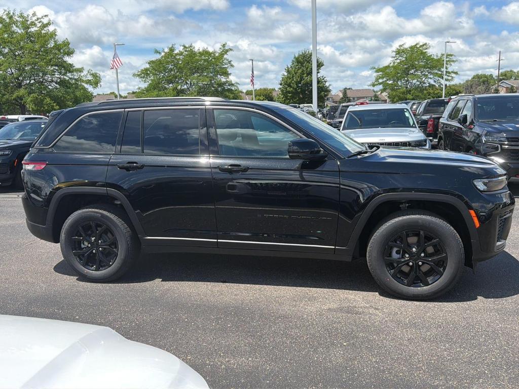 new 2026 Jeep Grand Cherokee car, priced at $49,520