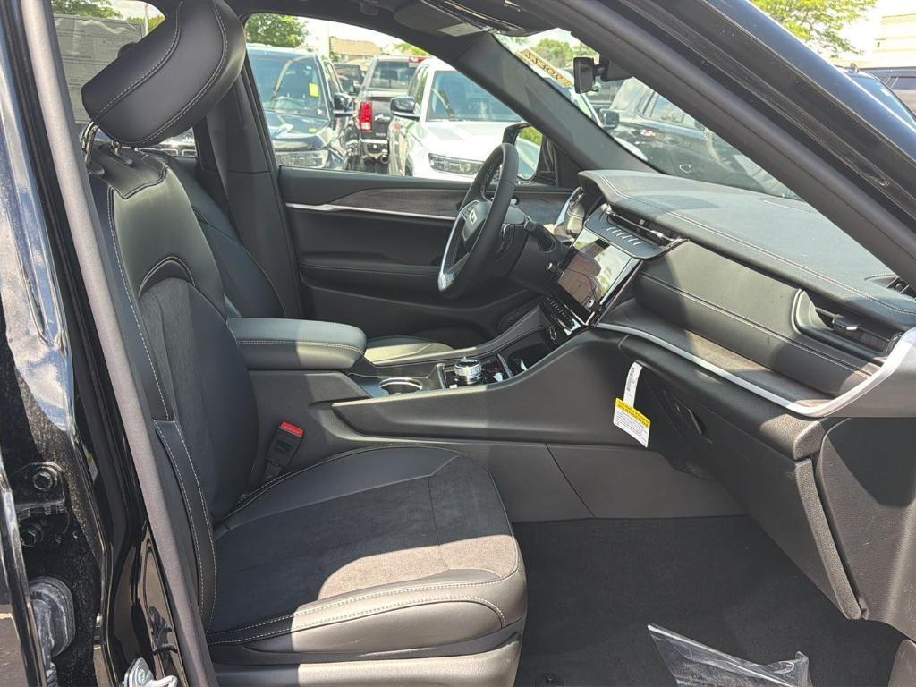 new 2026 Jeep Grand Cherokee car, priced at $49,520