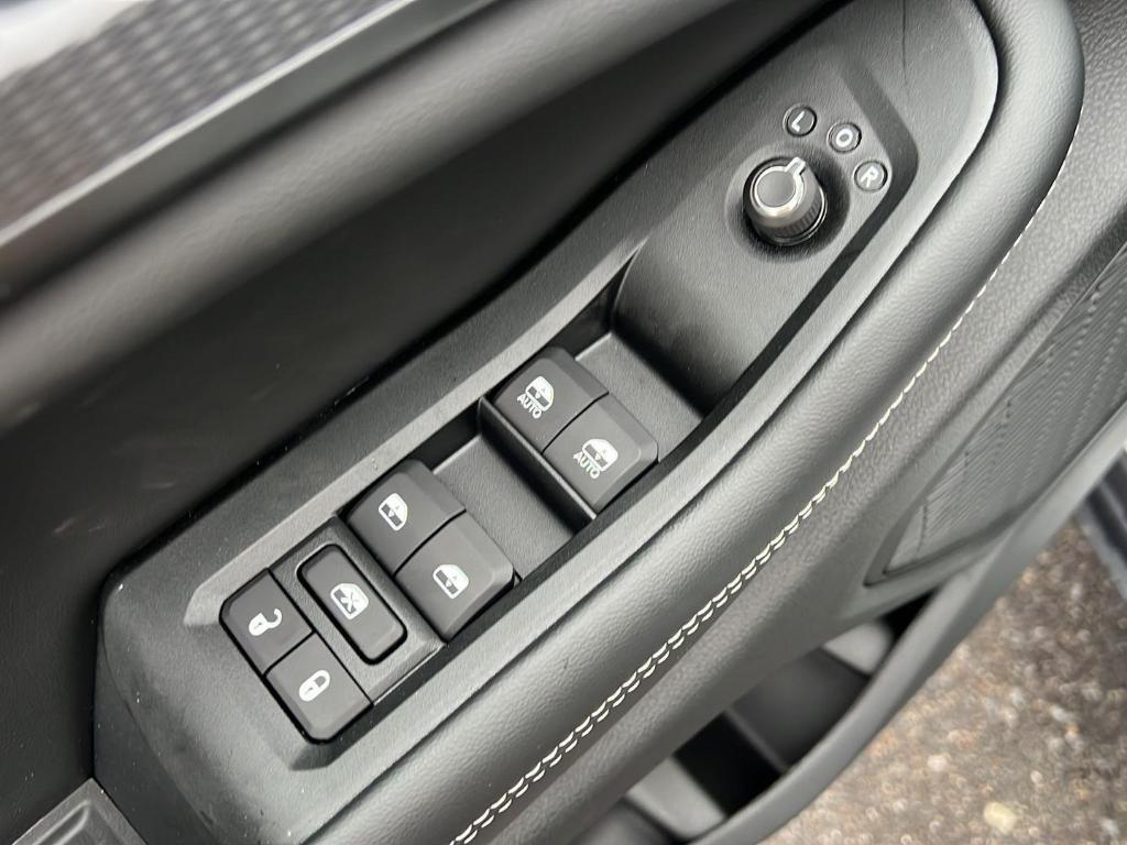 new 2025 Jeep Grand Cherokee car, priced at $41,540