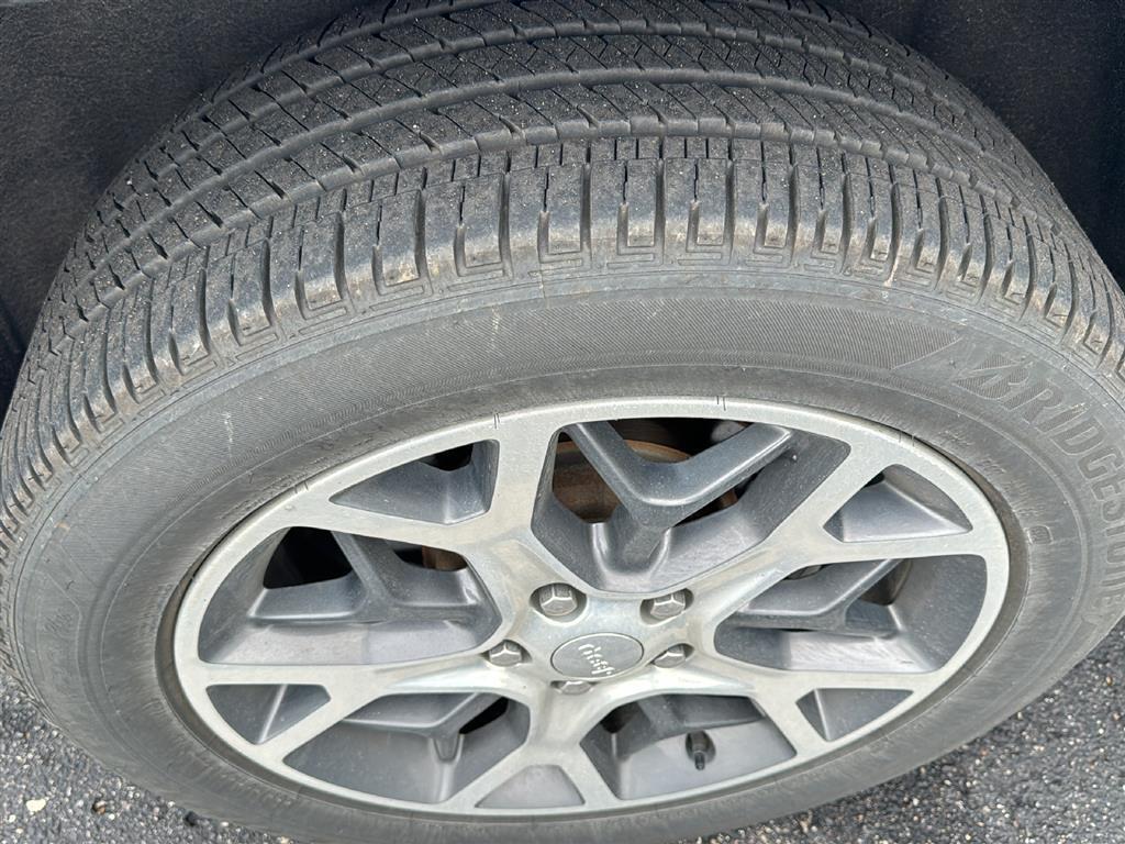 used 2019 Jeep Grand Cherokee car, priced at $18,999