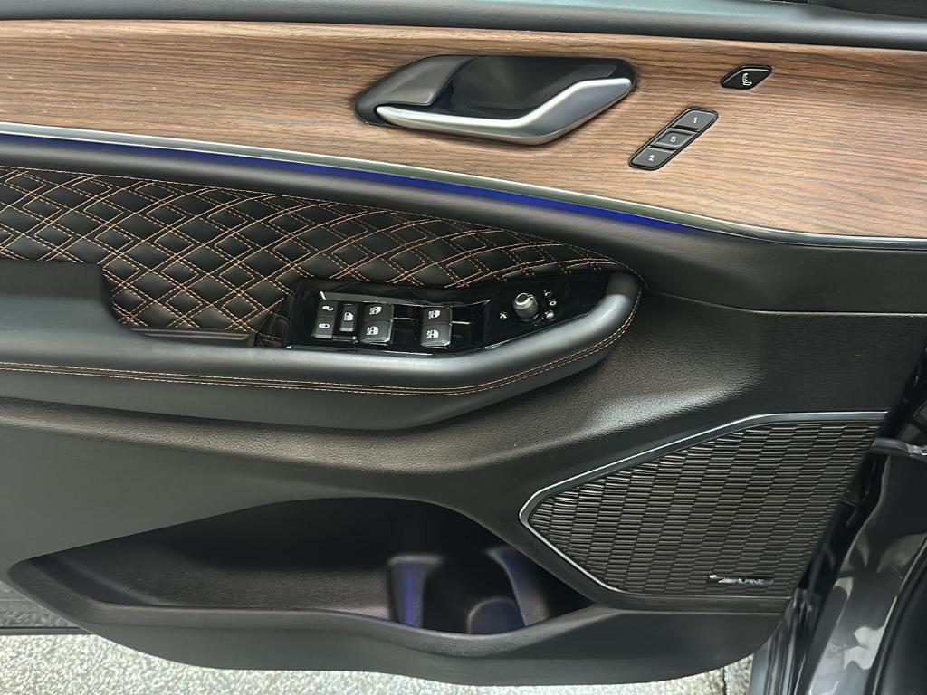 used 2022 Jeep Grand Cherokee car, priced at $40,999