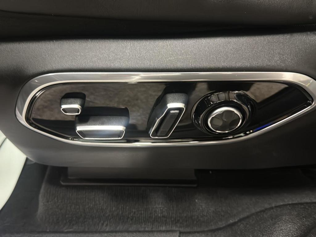 used 2022 Jeep Grand Cherokee car, priced at $40,999