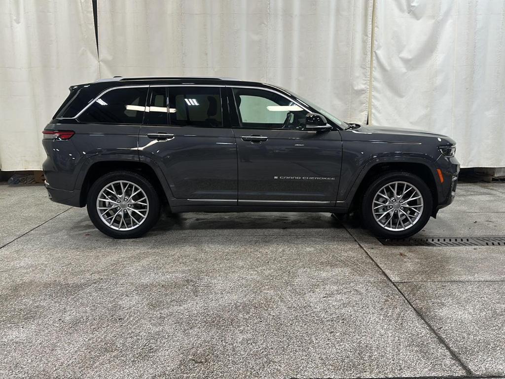 used 2022 Jeep Grand Cherokee car, priced at $40,999