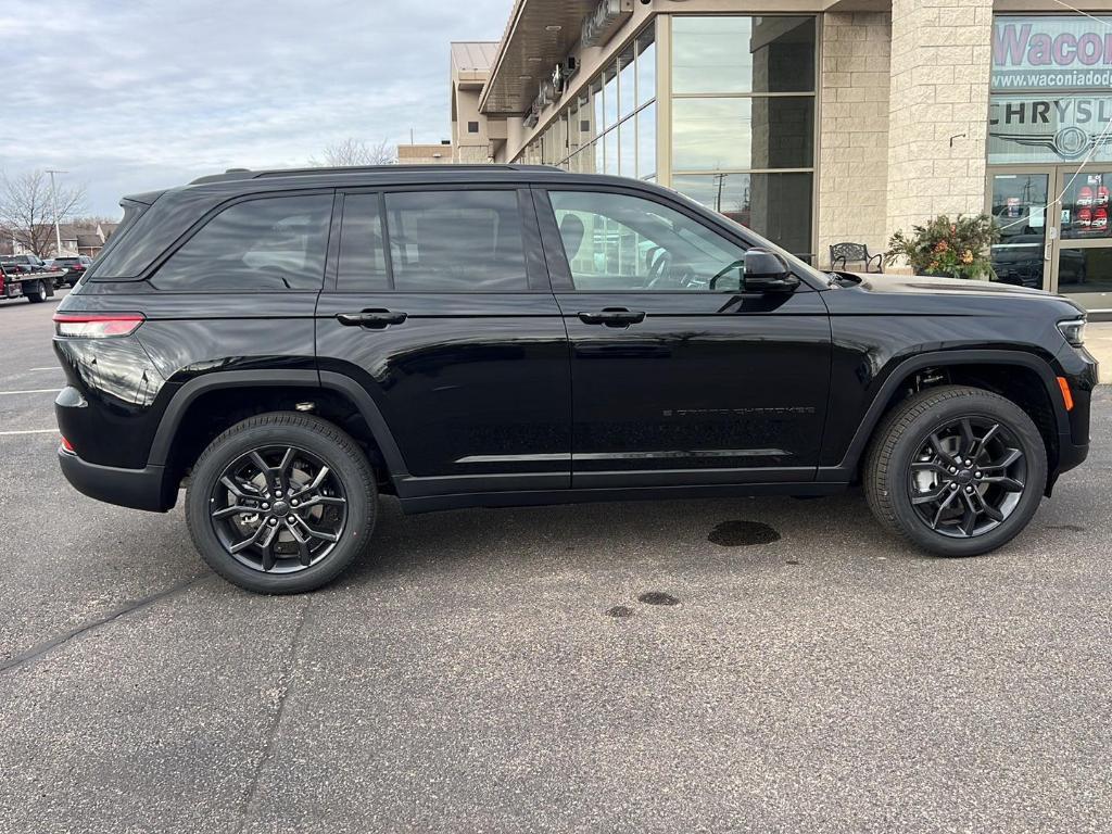 new 2025 Jeep Grand Cherokee car, priced at $49,046