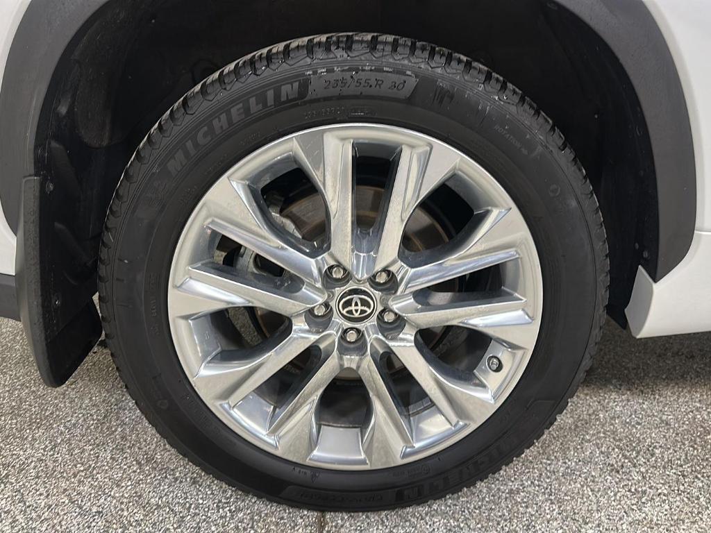 used 2023 Toyota Highlander car, priced at $37,999