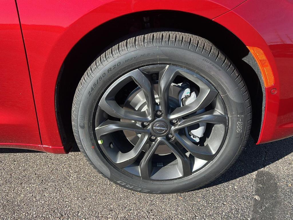 new 2026 Chrysler Pacifica car, priced at $46,919