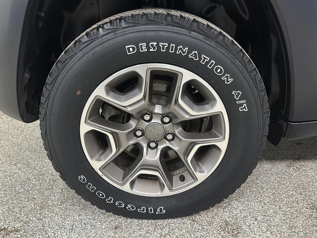 used 2020 Jeep Cherokee car, priced at $19,879