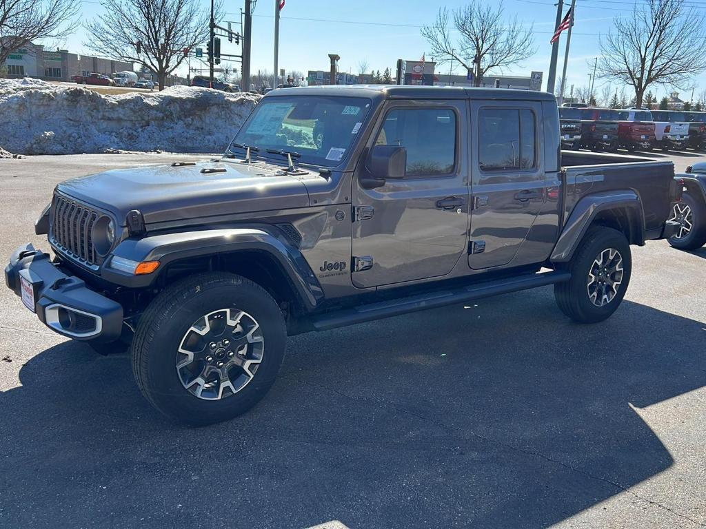 new 2026 Jeep Gladiator car, priced at $47,521
