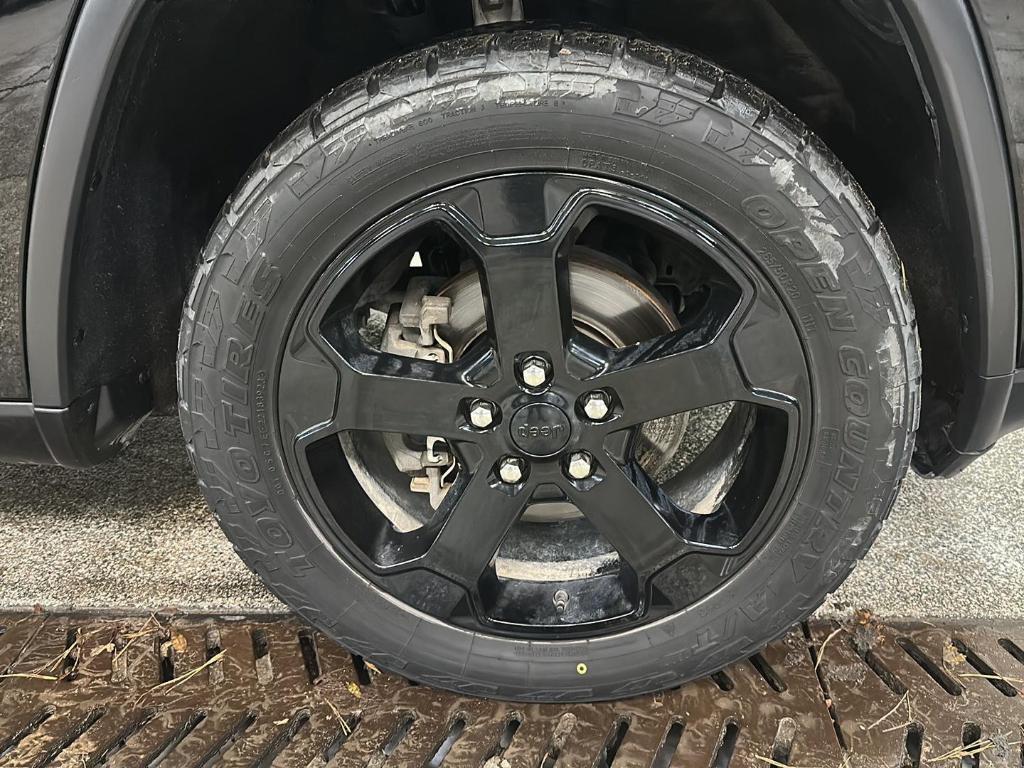 used 2019 Jeep Grand Cherokee car, priced at $17,499