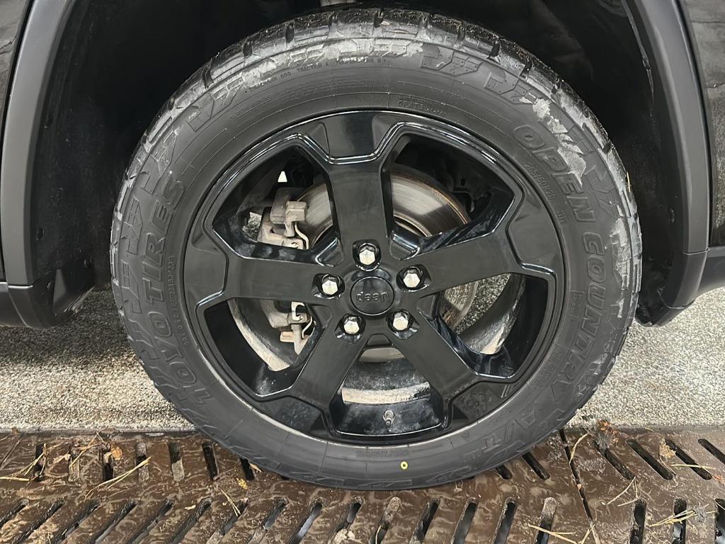 used 2019 Jeep Grand Cherokee car, priced at $17,499