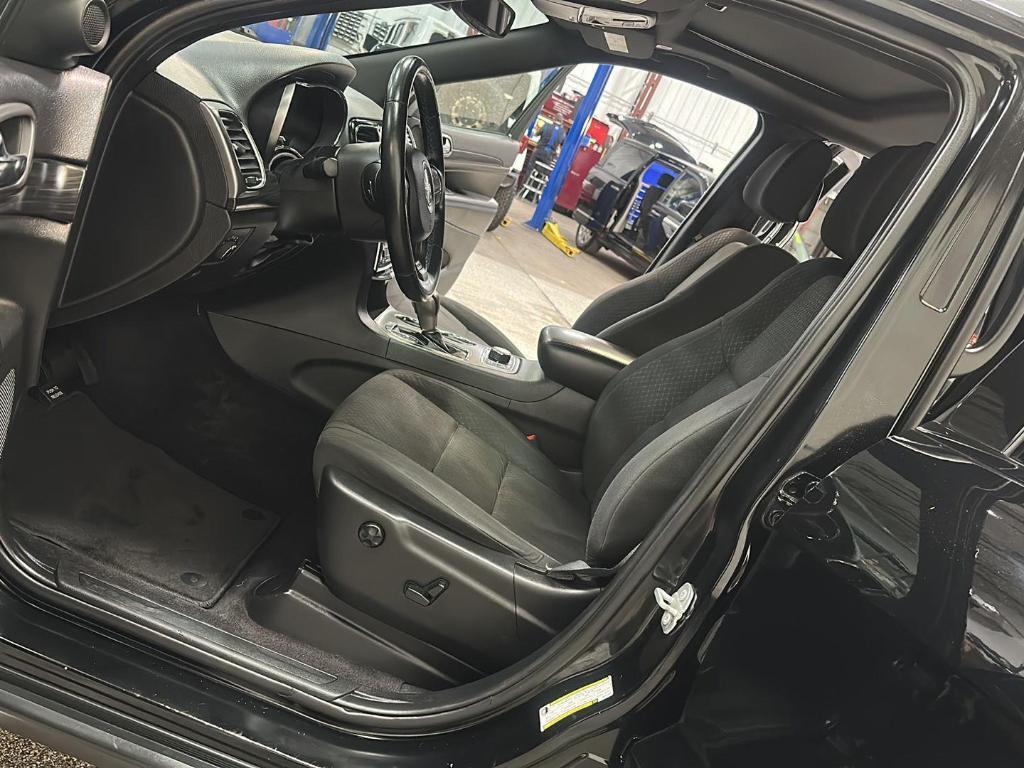 used 2019 Jeep Grand Cherokee car, priced at $17,499