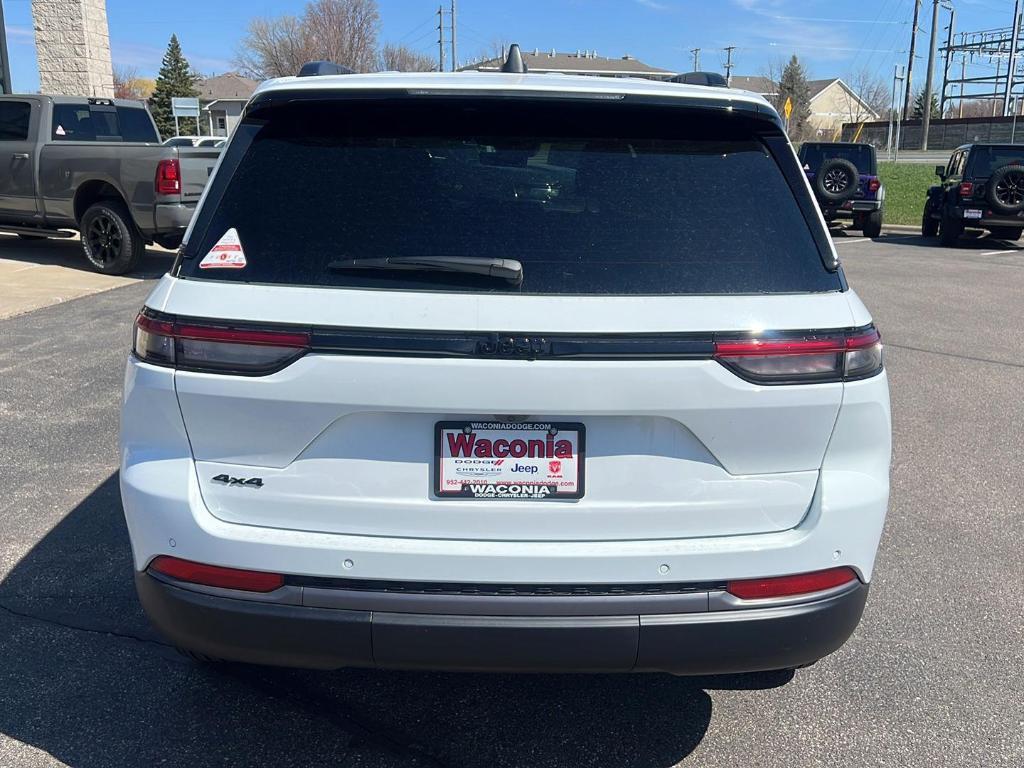 new 2026 Jeep Grand Cherokee car, priced at $42,845