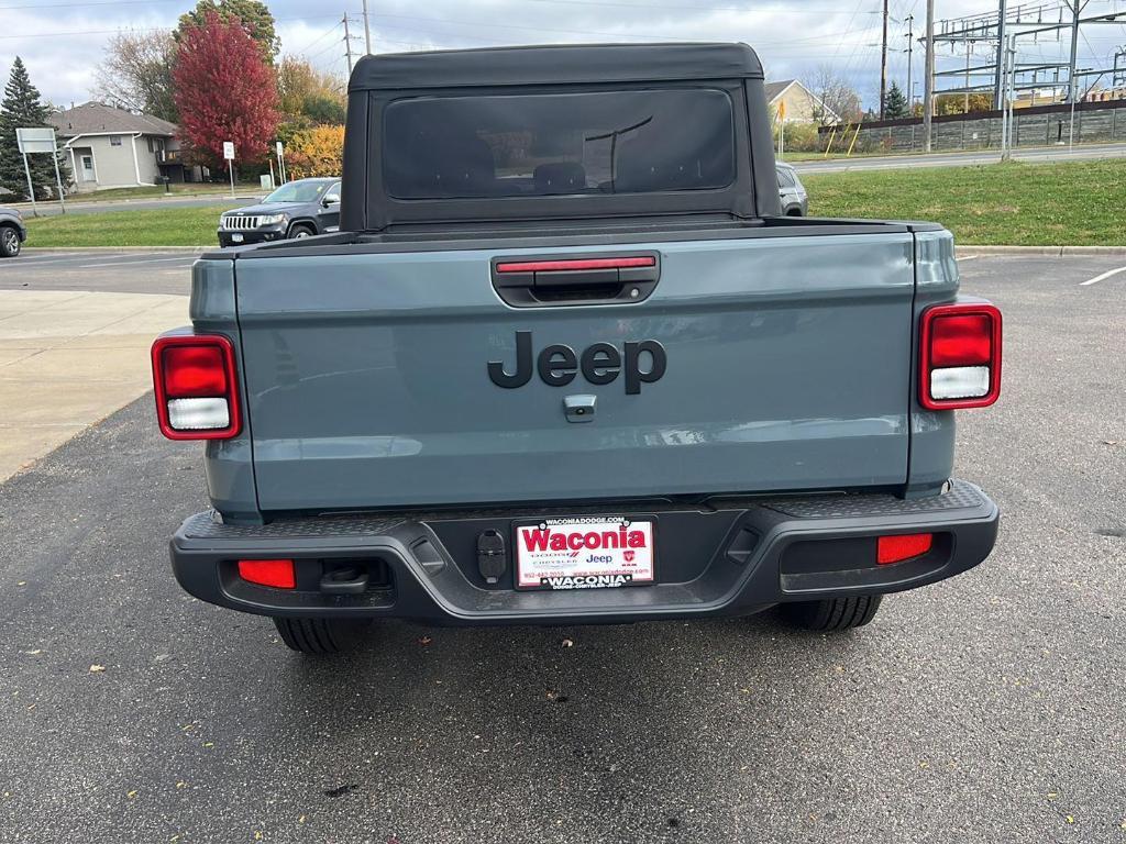 new 2025 Jeep Gladiator car, priced at $40,421