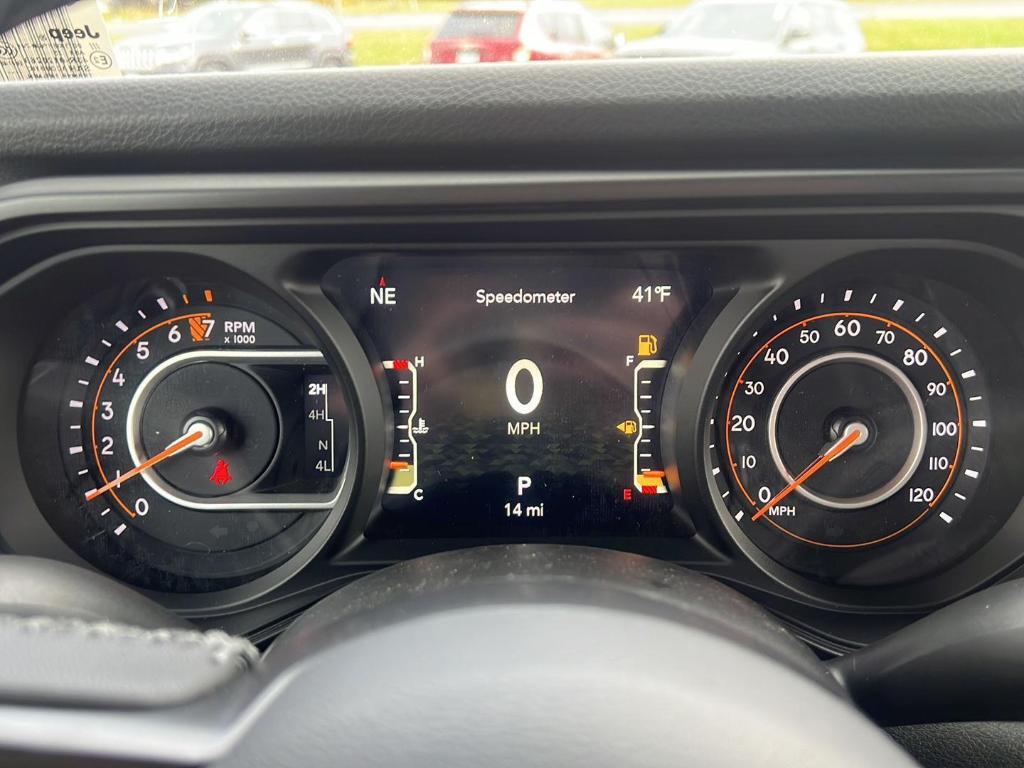 new 2025 Jeep Gladiator car, priced at $40,421