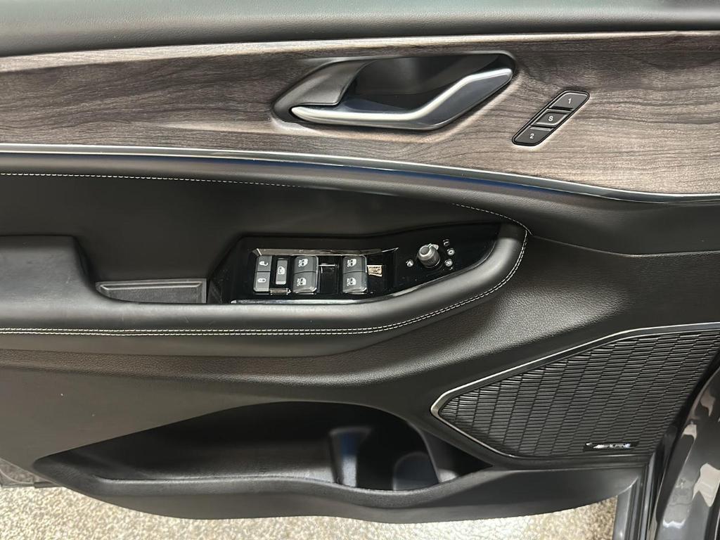 used 2022 Jeep Grand Cherokee L car, priced at $35,499