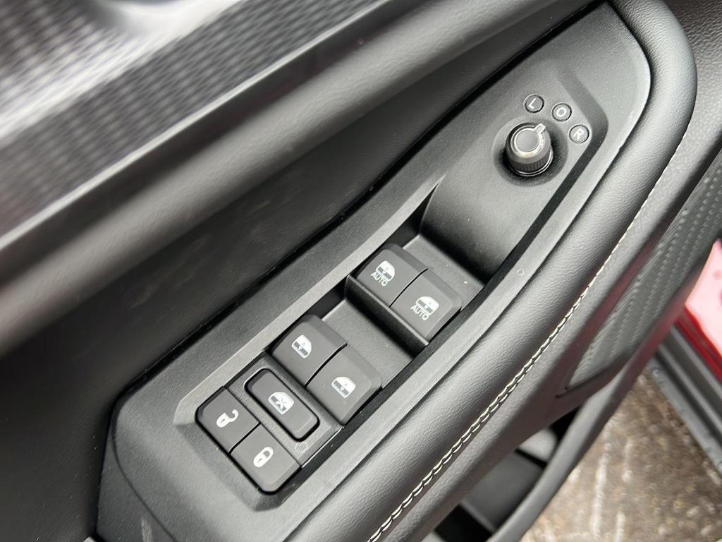 new 2025 Jeep Grand Cherokee car, priced at $42,982