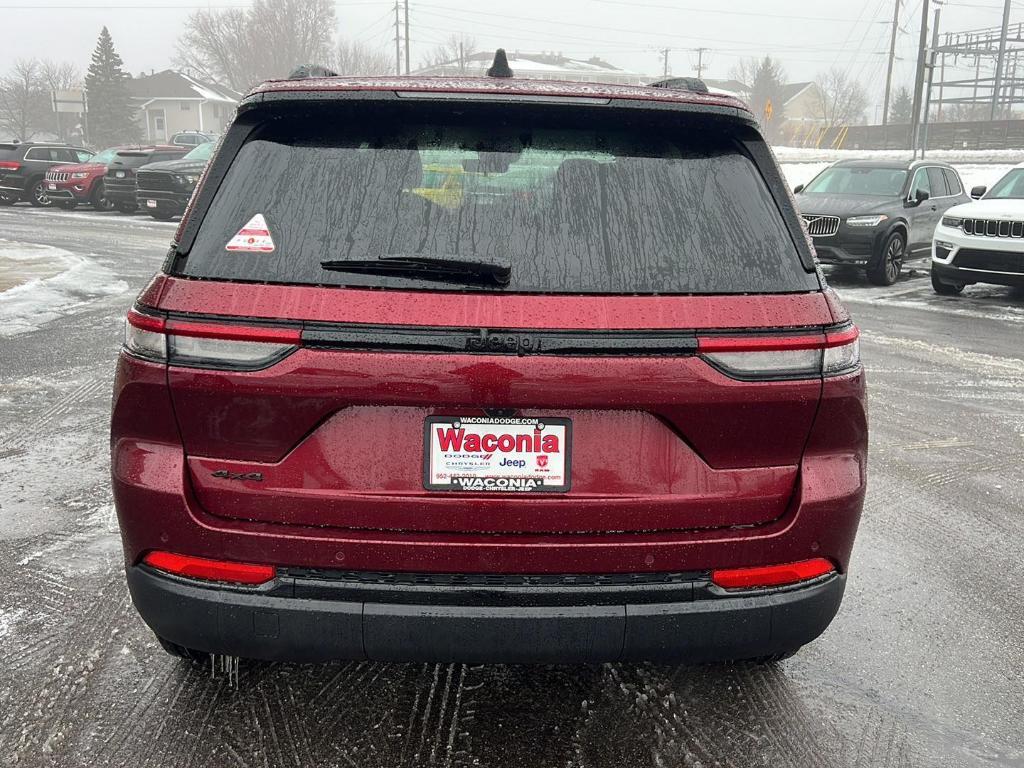 new 2025 Jeep Grand Cherokee car, priced at $42,982
