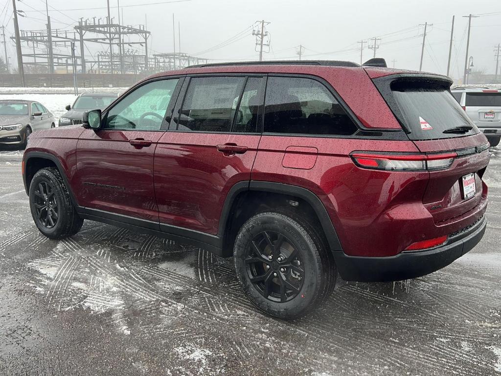 new 2025 Jeep Grand Cherokee car, priced at $42,982