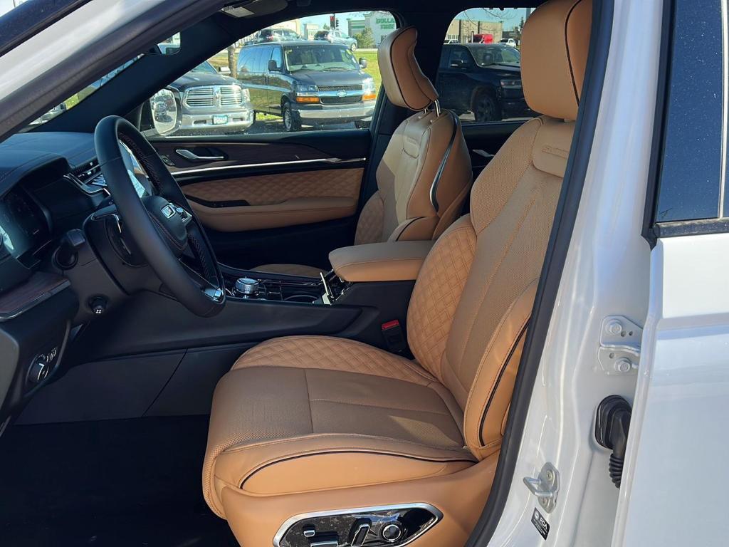 new 2025 Jeep Grand Cherokee L car, priced at $56,841