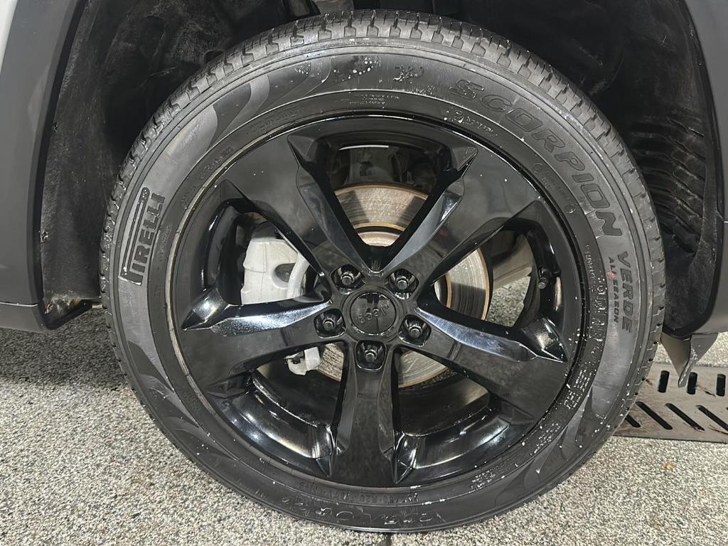 used 2023 Jeep Grand Cherokee car, priced at $35,999