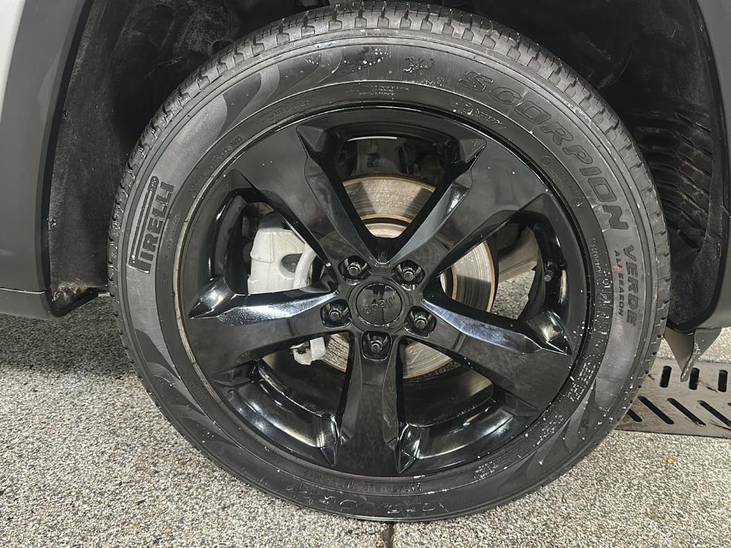 used 2023 Jeep Grand Cherokee car, priced at $35,999