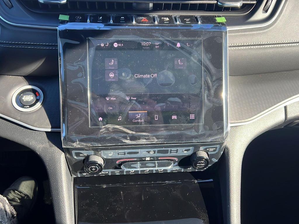 new 2025 Jeep Grand Cherokee car, priced at $39,961