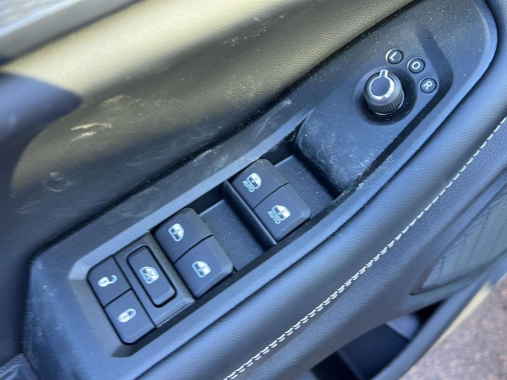 new 2025 Jeep Grand Cherokee car, priced at $39,961