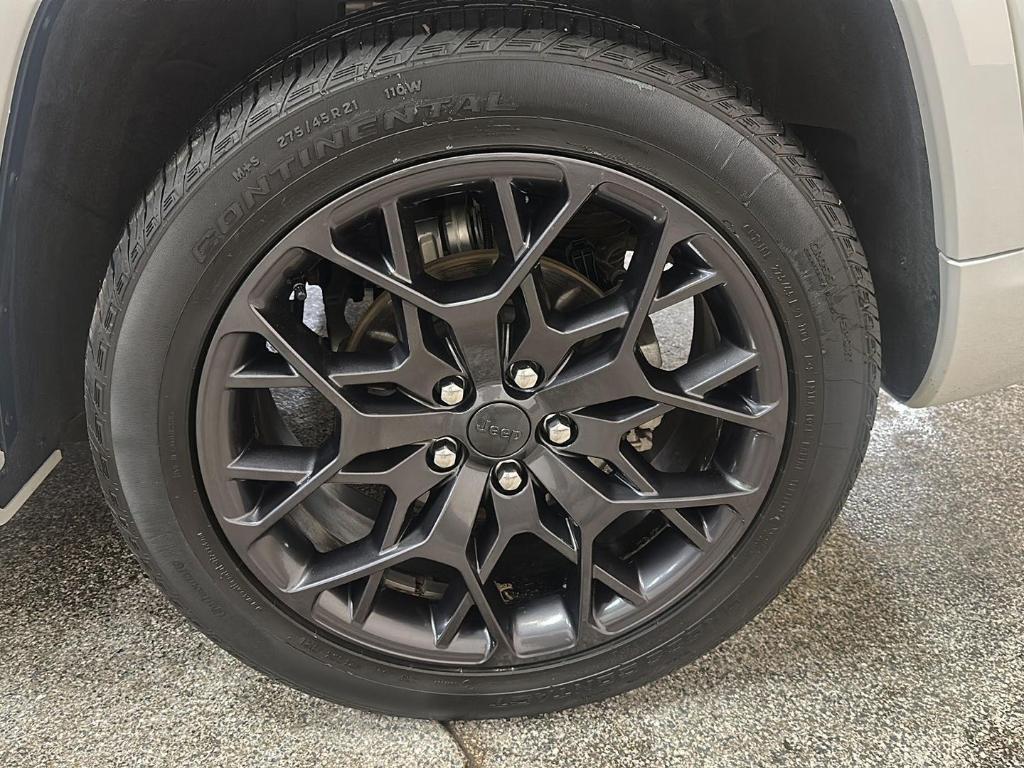 used 2024 Jeep Grand Cherokee car, priced at $50,999