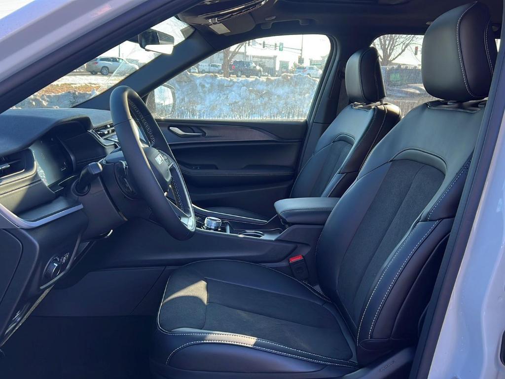 new 2025 Jeep Grand Cherokee car, priced at $43,454