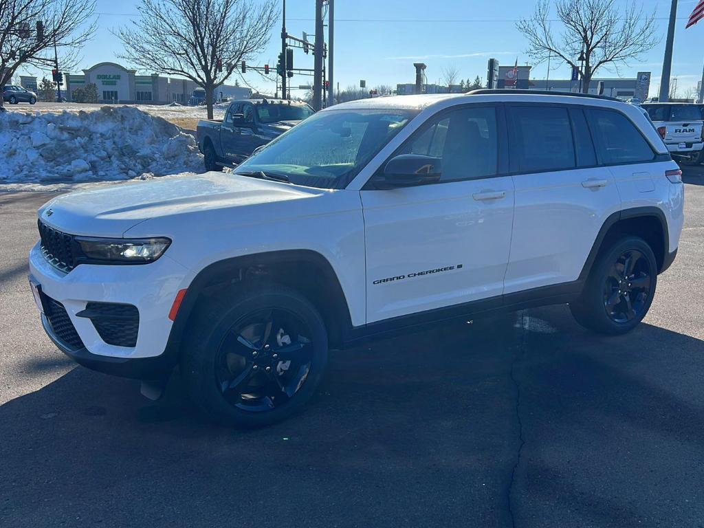 new 2025 Jeep Grand Cherokee car, priced at $43,454