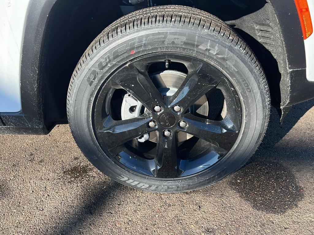 new 2025 Jeep Grand Cherokee car, priced at $43,454