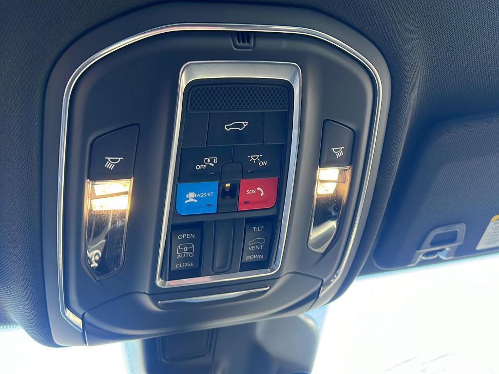 new 2025 Jeep Grand Cherokee car, priced at $43,454