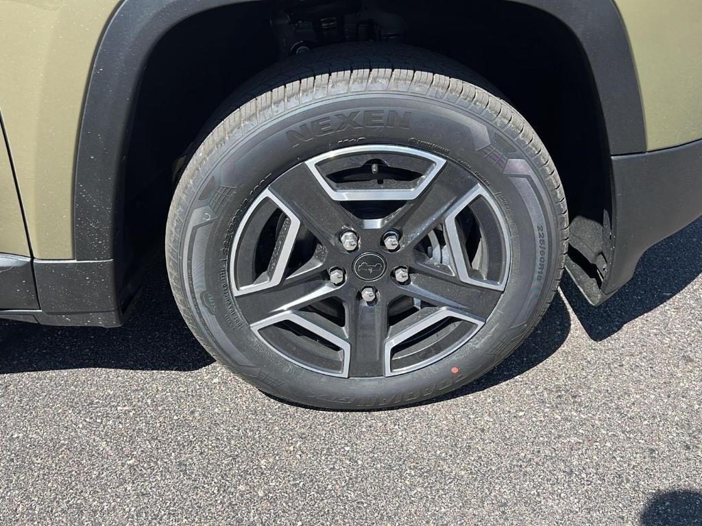 new 2026 Jeep Cherokee car, priced at $41,612