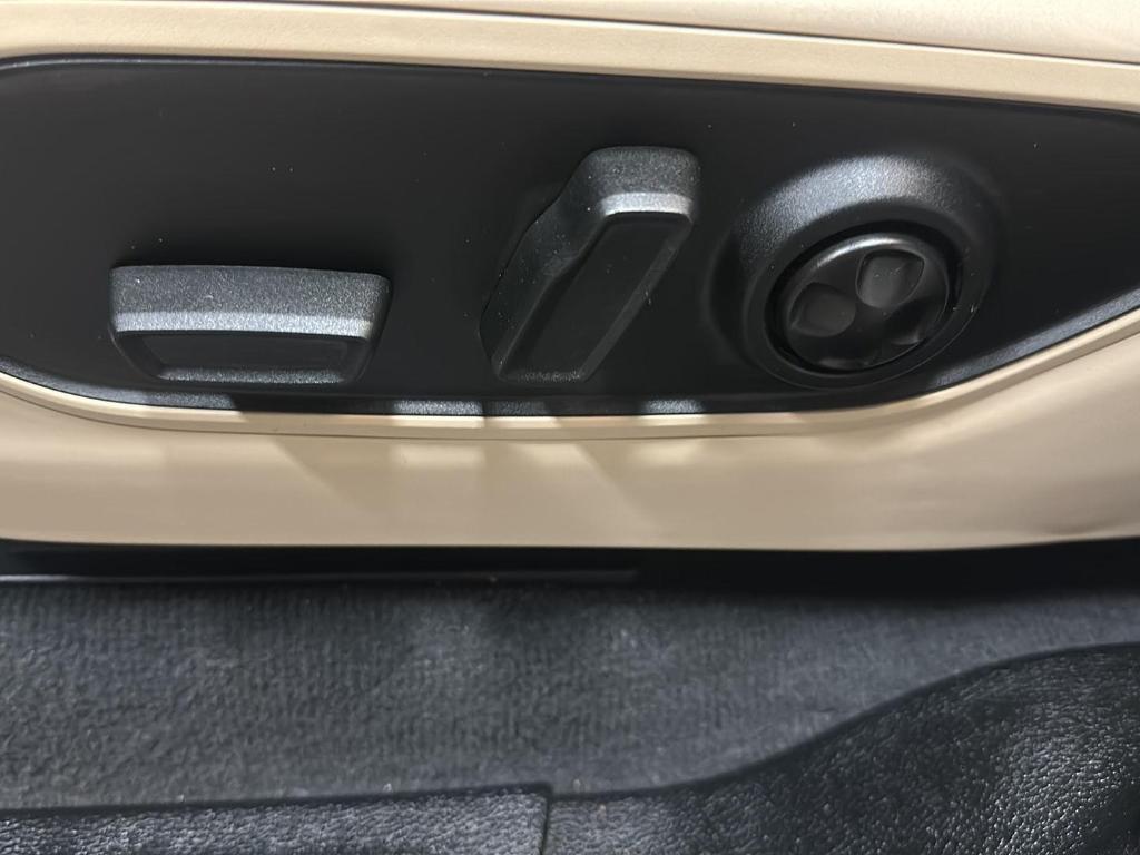 used 2023 Jeep Grand Cherokee car, priced at $32,999